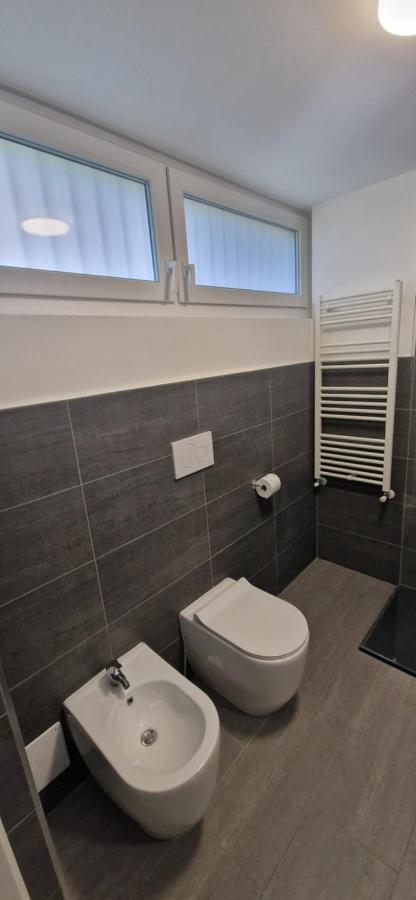 Lake House - Milano 3 Apartment Basiglio Luaran gambar