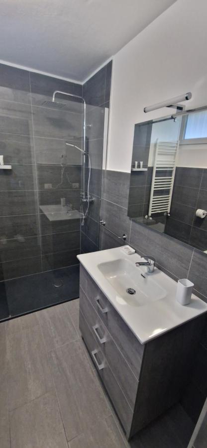Lake House - Milano 3 Apartment Basiglio Luaran gambar